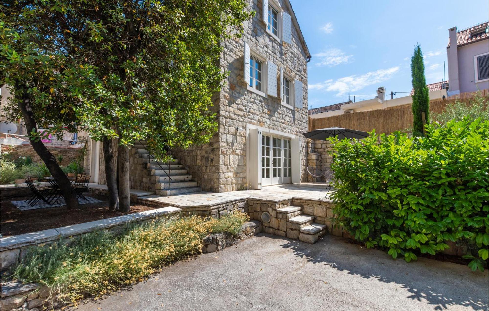 Stunning Home In Split With Outdoor Swimming Pool Zewnętrze zdjęcie