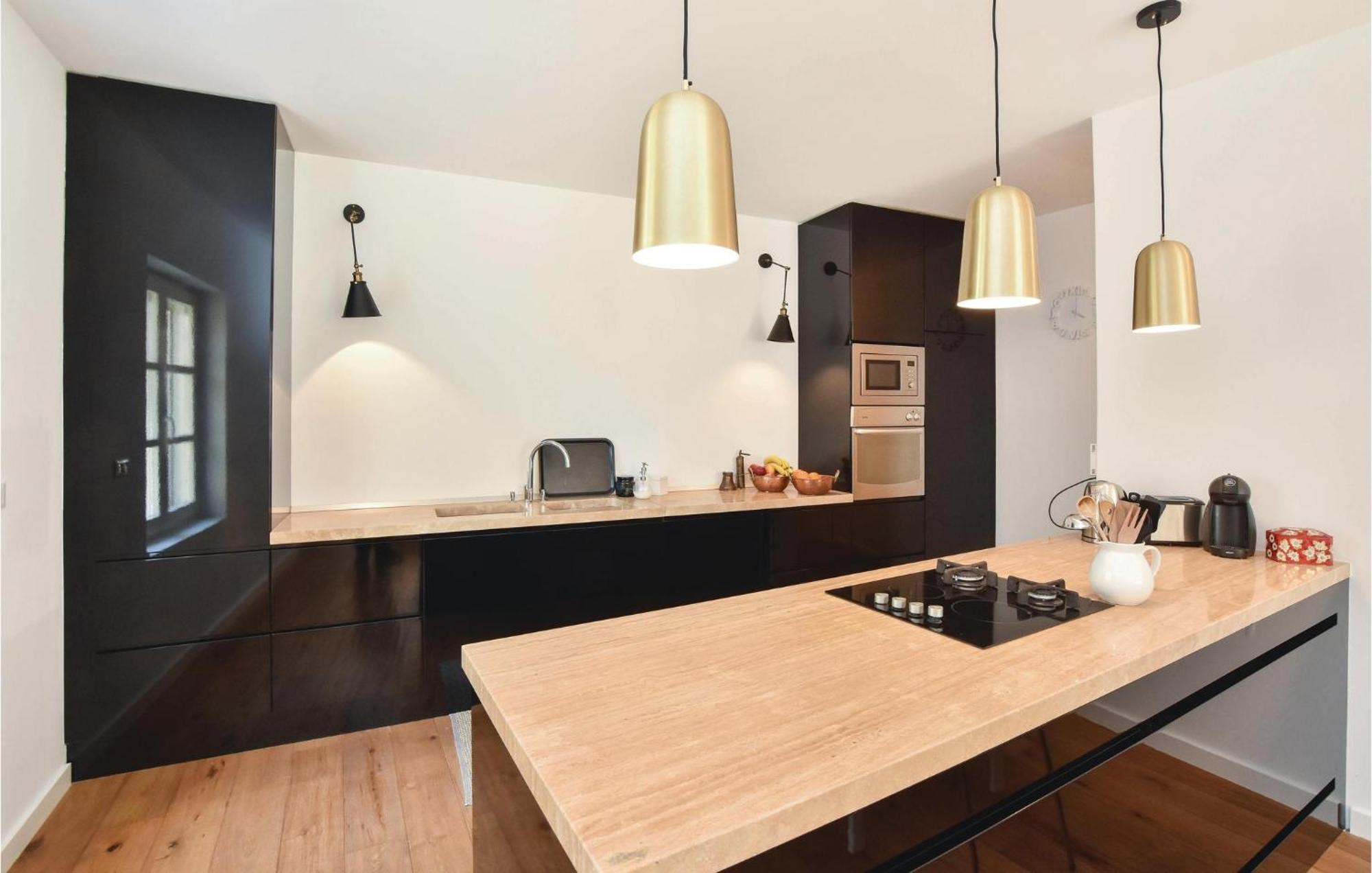 Stunning Home In Split With Outdoor Swimming Pool Zewnętrze zdjęcie